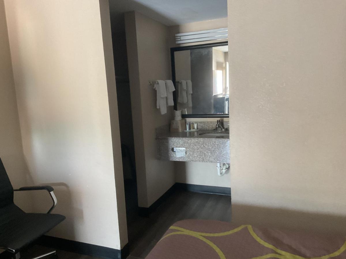 Super 8 By Wyndham Chattanooga/East Ridge Εξωτερικό φωτογραφία
